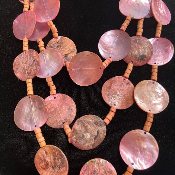 CORAL COLOR MOTHER OF PEARL AND BEADED STATEMENT NECKLACE 3 STRAND VINTAGE - Picture 9 of 10